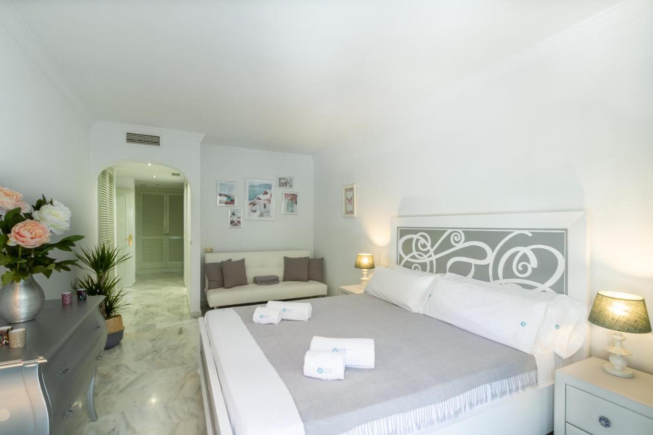 Marbella Banus Suites - Golden Beach Marbella Suite Exterior photo